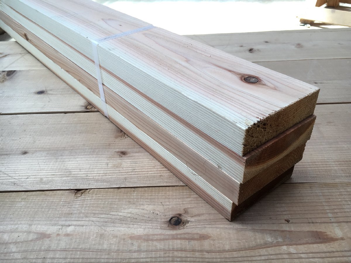 杉板　1820×105×30ｍｍ　8枚入　プレーナー　木　杉　木材　板　板材　間柱　天然乾燥材　無垢　国産　DIY　木工　工作_画像1