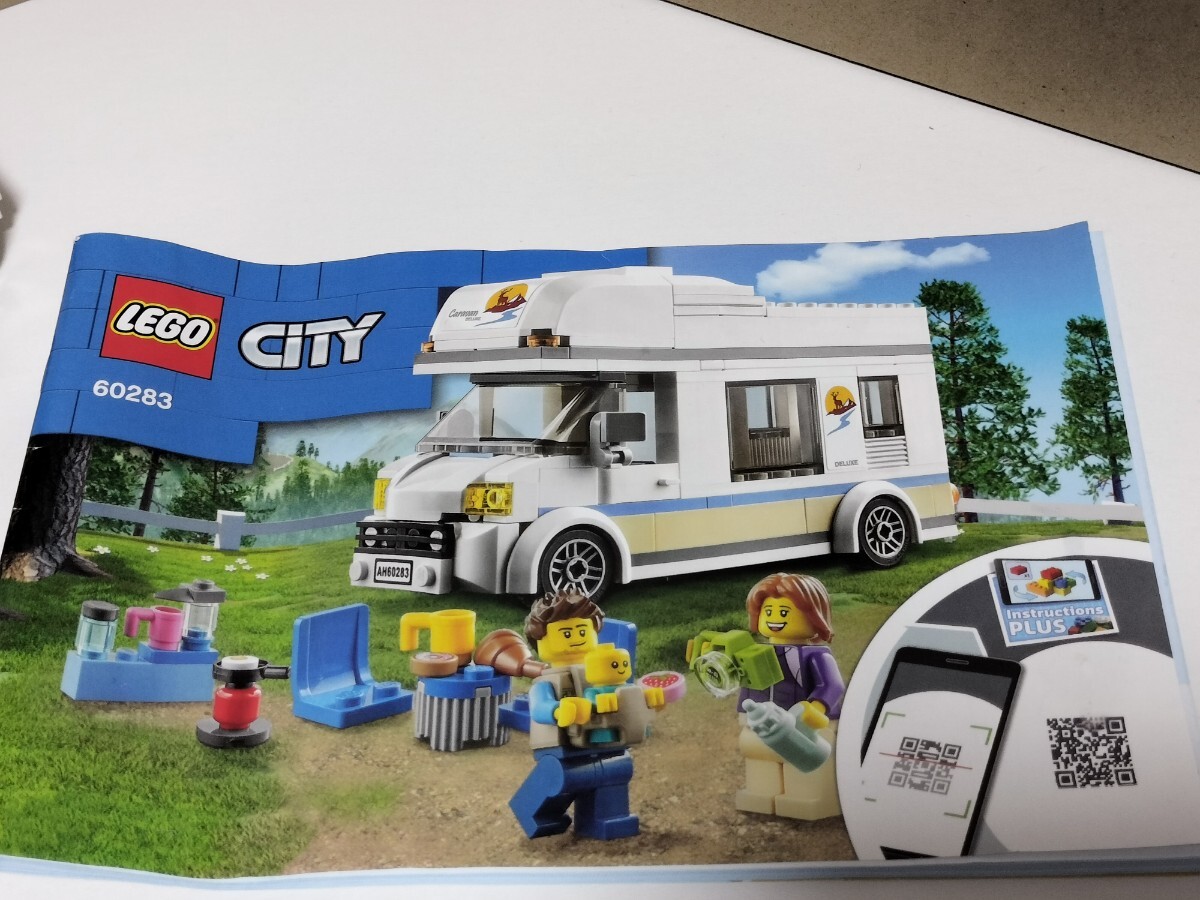 送料無料即決希望　LEGO レゴ ホリデーキャンピングカー 60283　ミニフィグ　赤ちゃん　知育玩具　車　タイヤ　フライパン　シティ CITY_画像9