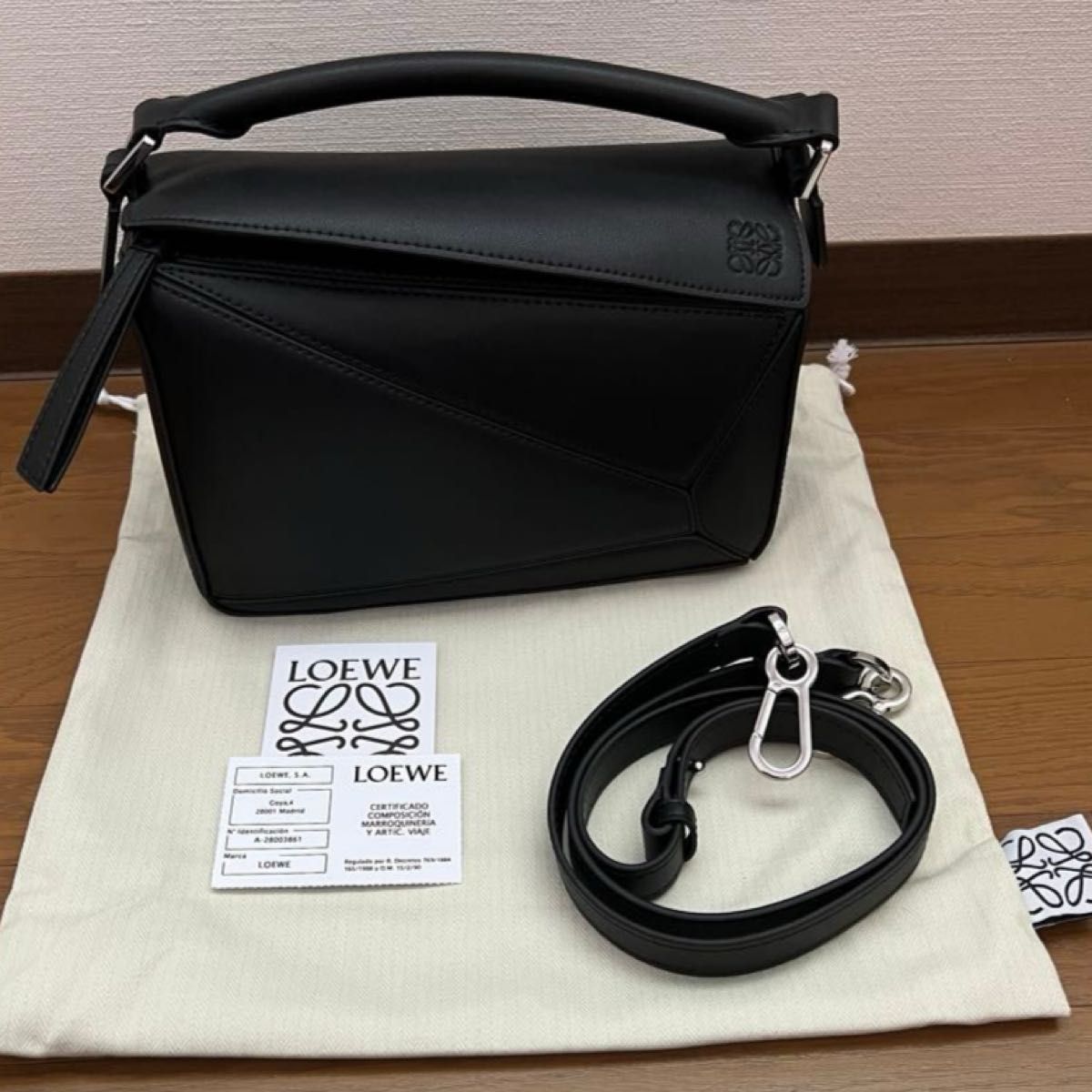 ほぼ新品 ロエベ パズルバッグ ブラック|Yahoo!フリマ(旧 ほぼ新品 ロエベ パズルバッグ ブラック|Yahoo!フリマ(旧