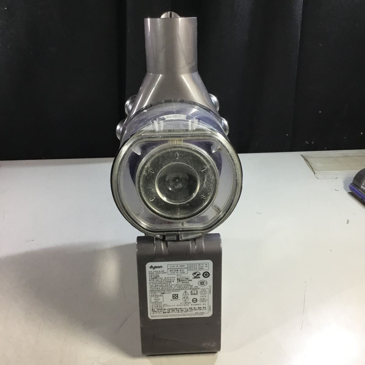 【送料無料】(051055G) dyson DC62サイクロン式コードレスクリーナー 【ワケあり】 ジャンク品_画像6