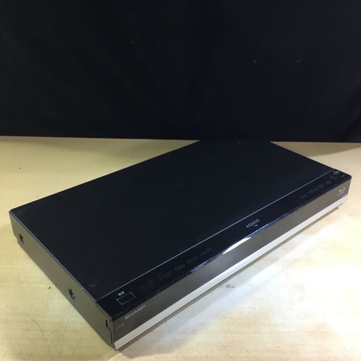 【送料無料】(051544F) 2015年製 SHARP BD-W580ブルーレイディスクレコーダー BD/DVD再生動作確認済み 中古品　_画像4