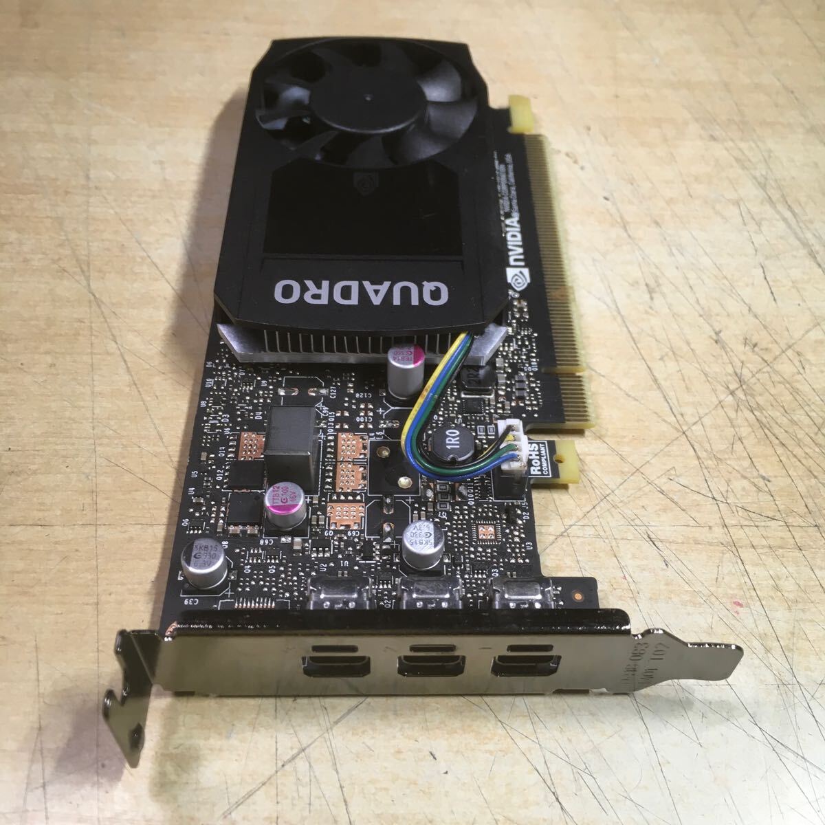 【送料無料】(051615C) NVIDIA Quadro P400 2GB グラフィックボード 中古品 _画像3