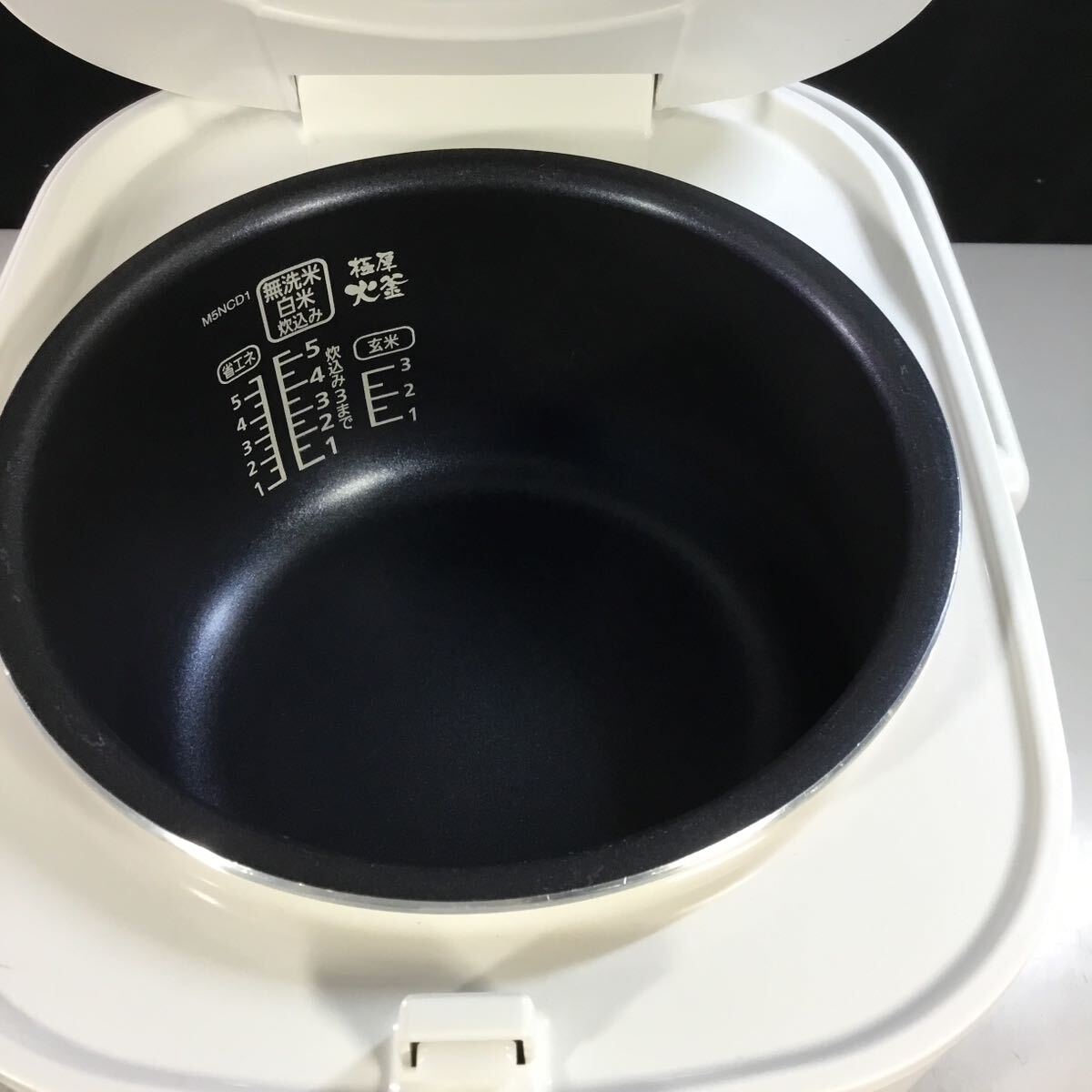 【送料無料】(051769G) アイリスオーヤマ DKERC-MA50-S 2020年製 炊飯ジャー 5.5合炊き 中古品 絶品ごはん _画像3