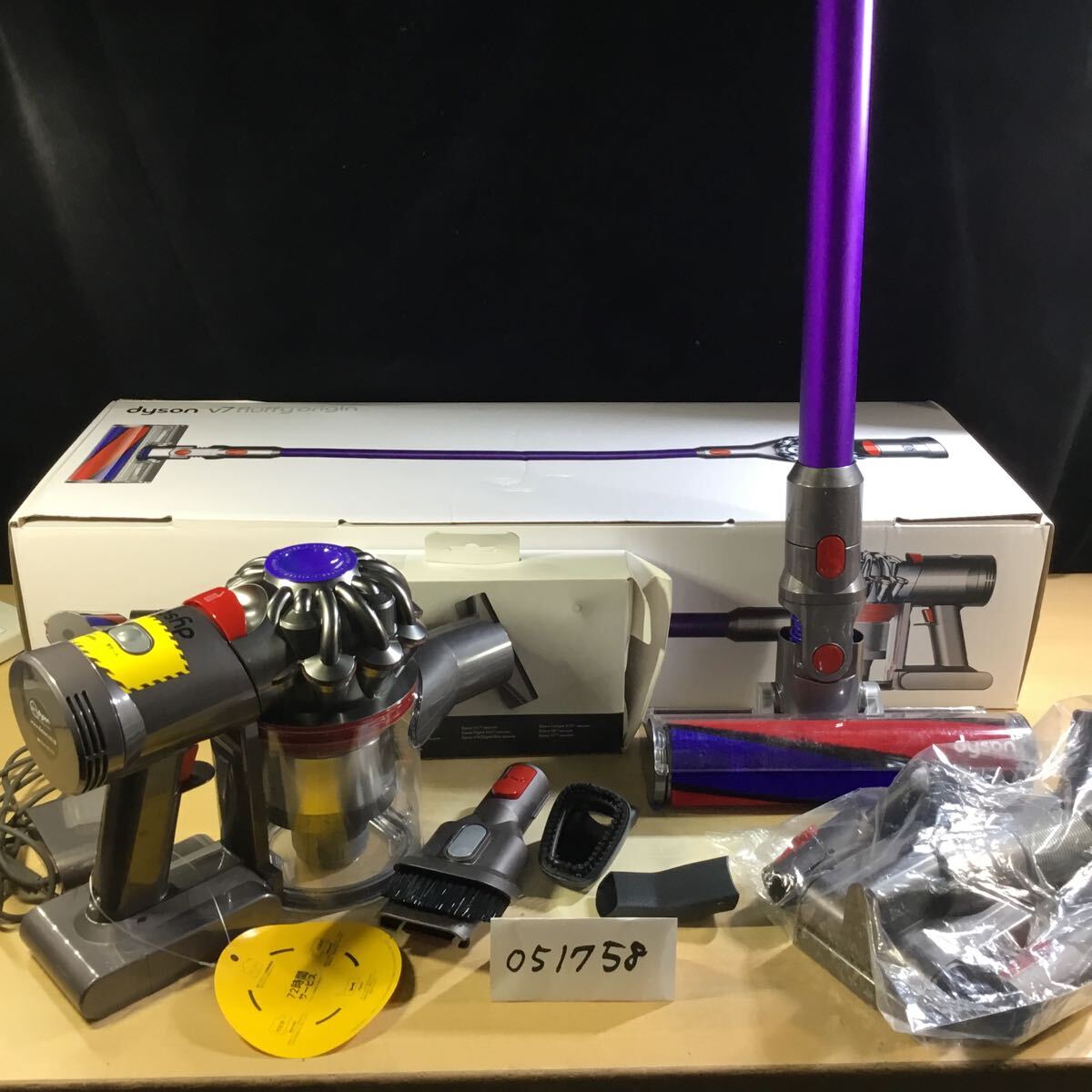 [ free shipping ](051758G) dyson SV11 Cyclone type cordless cleaner box attaching accessory set secondhand goods 