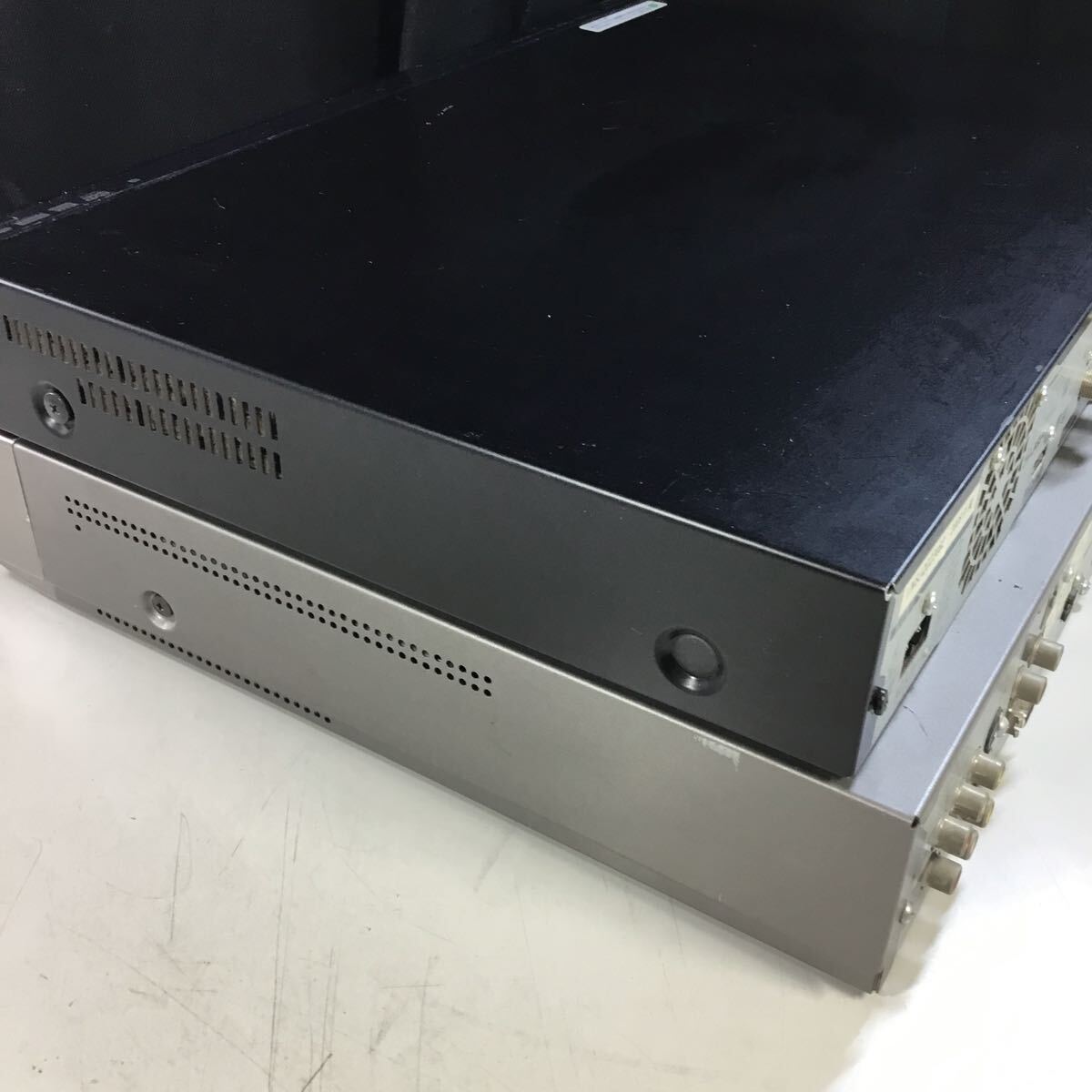 (052054G) Panasonic DMR-BR500 /SHARP DV-AC82ブルーレイディスクレコーダー ハイビジョンレコーダー ジャンク品 2台セット_画像6