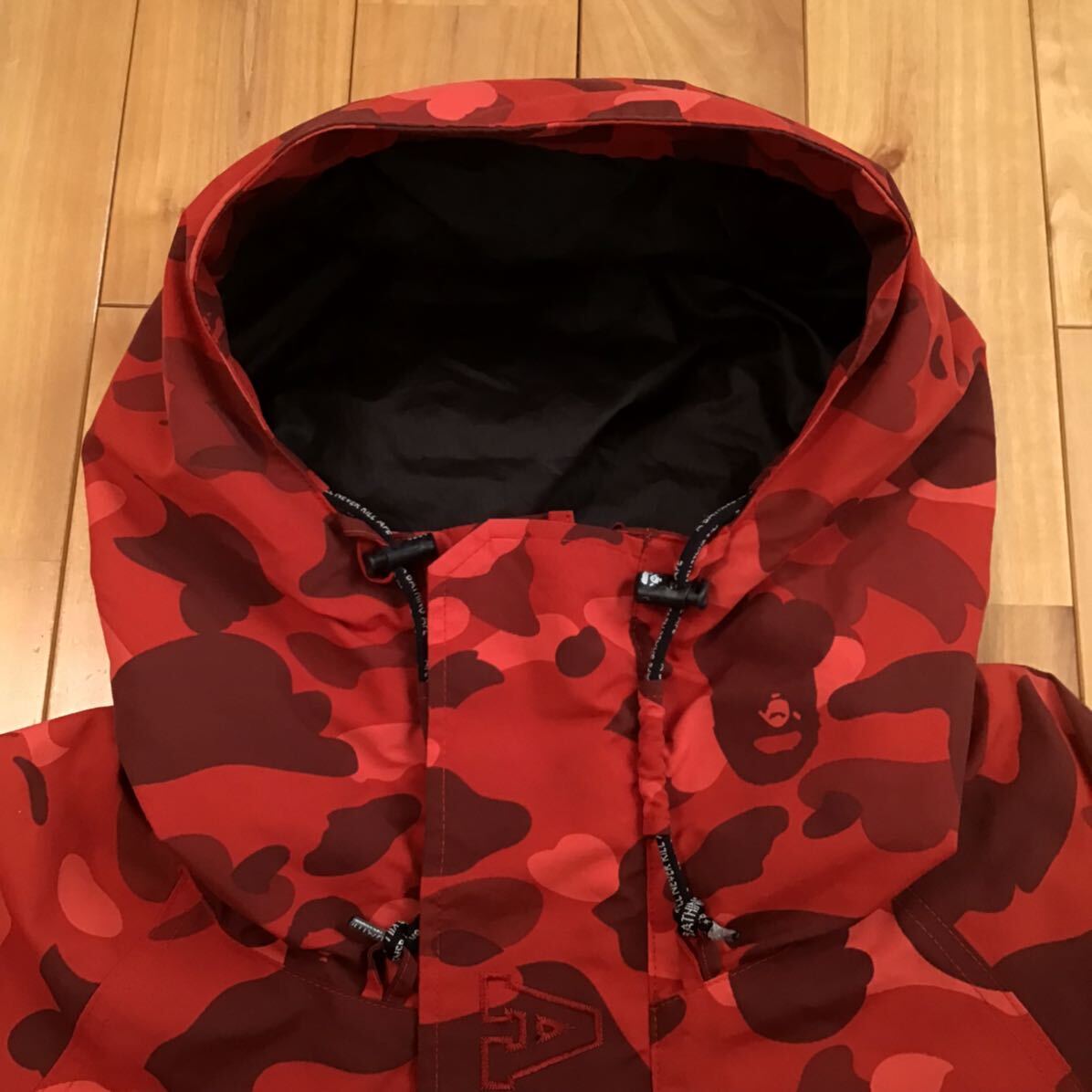 Red camo スノボジャケット Lサイズ a bathing ape BAPE hoodie snowboard jacket エイプ ベイプ アベイシングエイプ 迷彩 z542_画像4