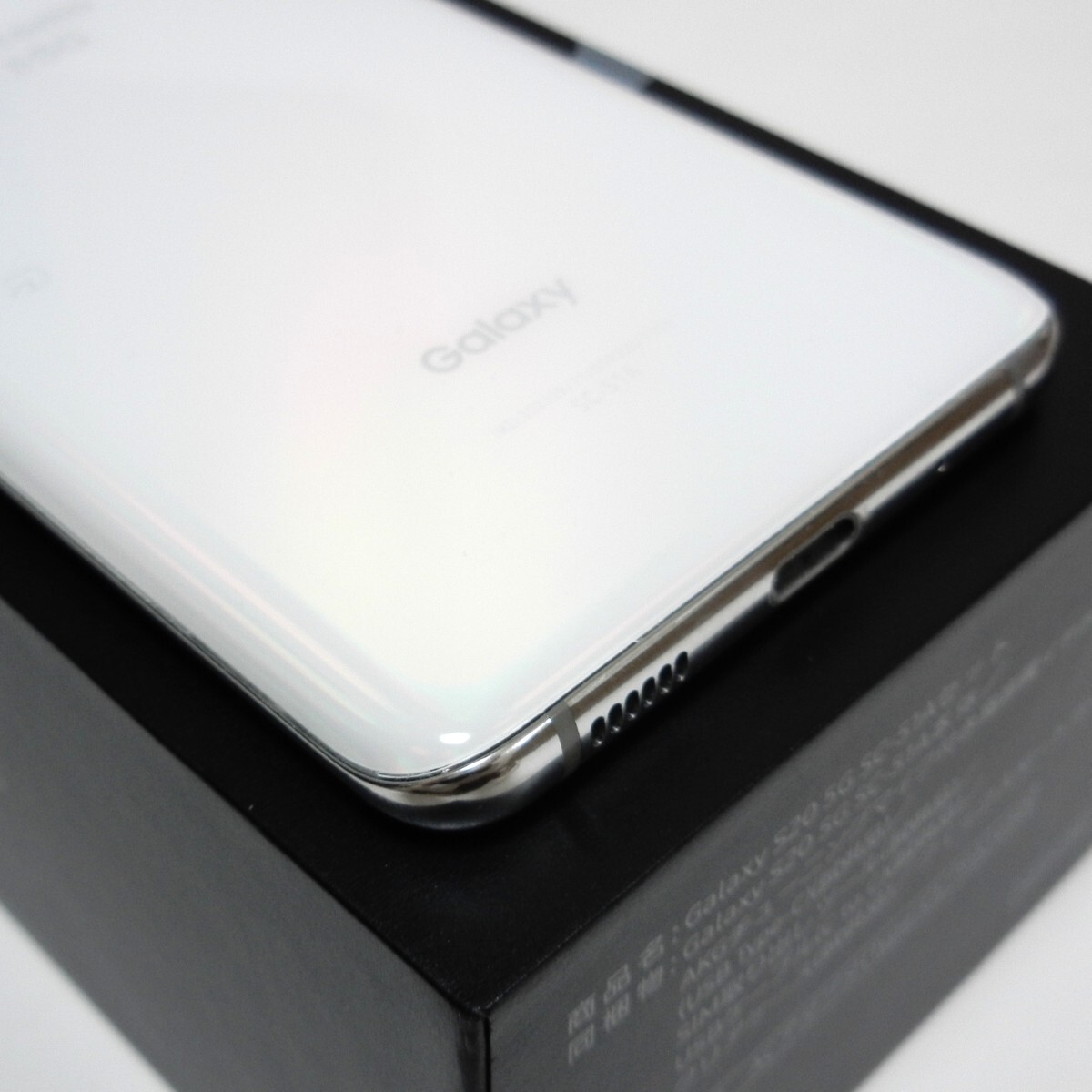 美品 SIMフリー SAMSUNG Galaxy S20 5G au SCG01_画像3
