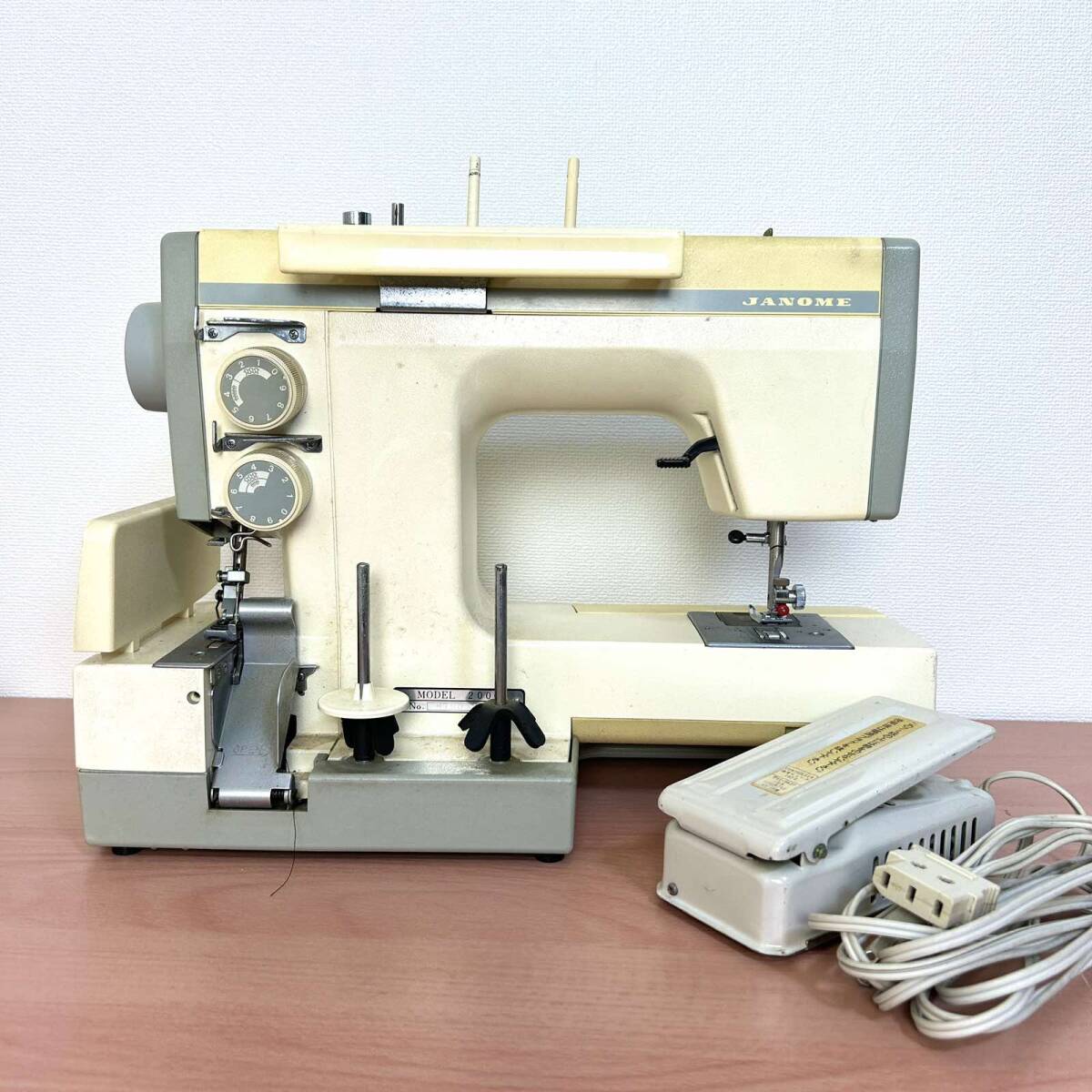 【通電】JANOME ジャノメ ミシン MODEL2000 フットペダル 家庭用ミシン 中古 Y396_画像1