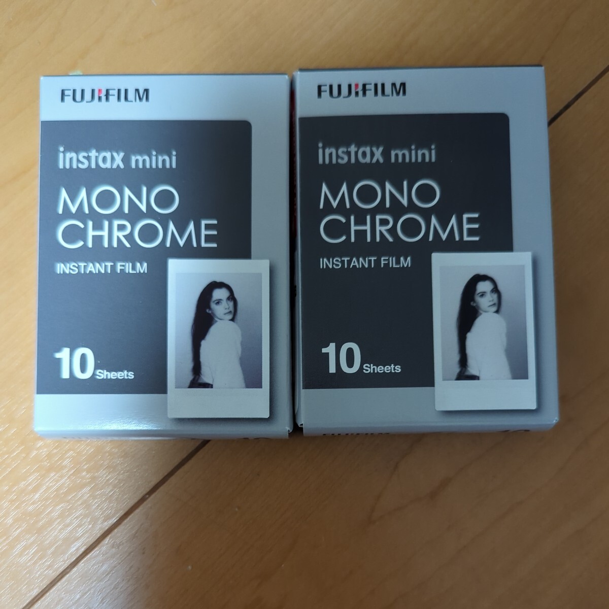 即決・送料込み！チェキフィルム instax mini 20枚 MONOCHROME ×2箱