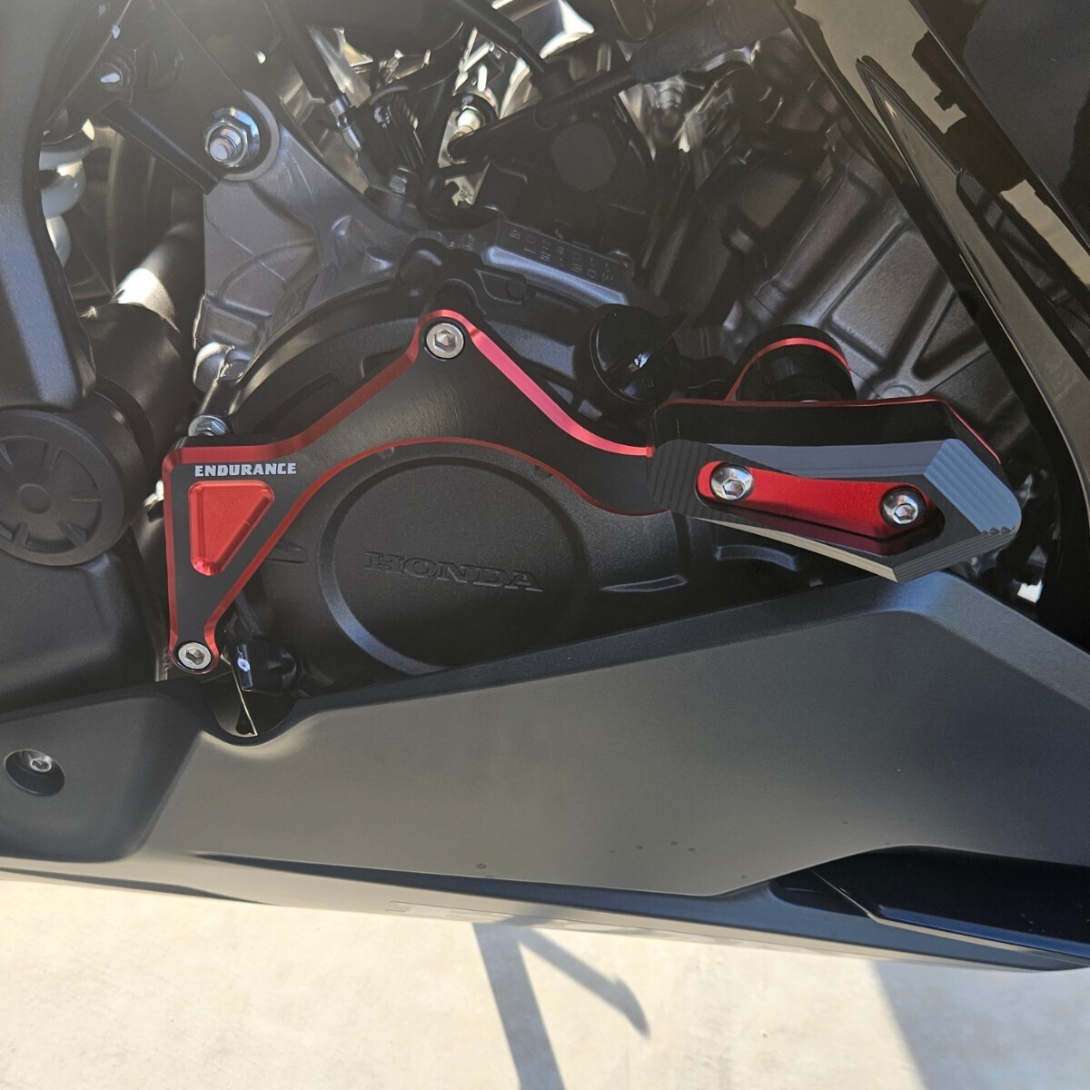 超美極上車 CBR250RR MC51 ABS USB・ETC2.0・エンジンガード・ヘルメットホルダー付 走行300キロ 車体ほぼ新品 の画像8