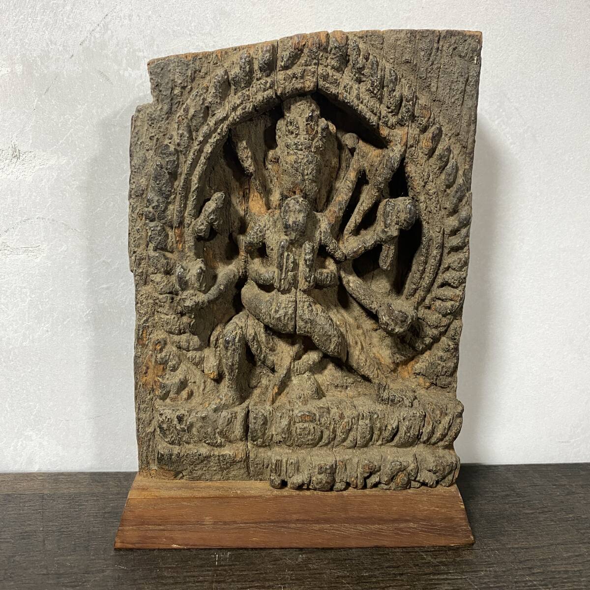 木彫り　彫刻　シヴァ神　像　置物　高さ19cm　重さ642g　/　ヒンドゥー　シヴァ信仰　仏像　古材　木製　インド　ネパール_画像1