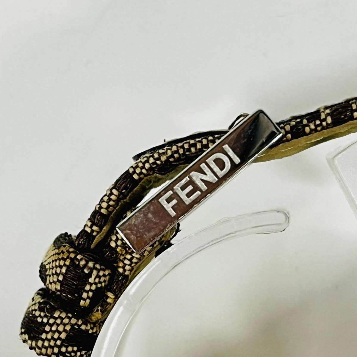 1円~【実動】フェンディ FENDI 7000L クォーツ レディース腕時計 ブラック文字盤 スクエア 純正 ベルト 尾錠 スイス製 2針 G152711の画像8
