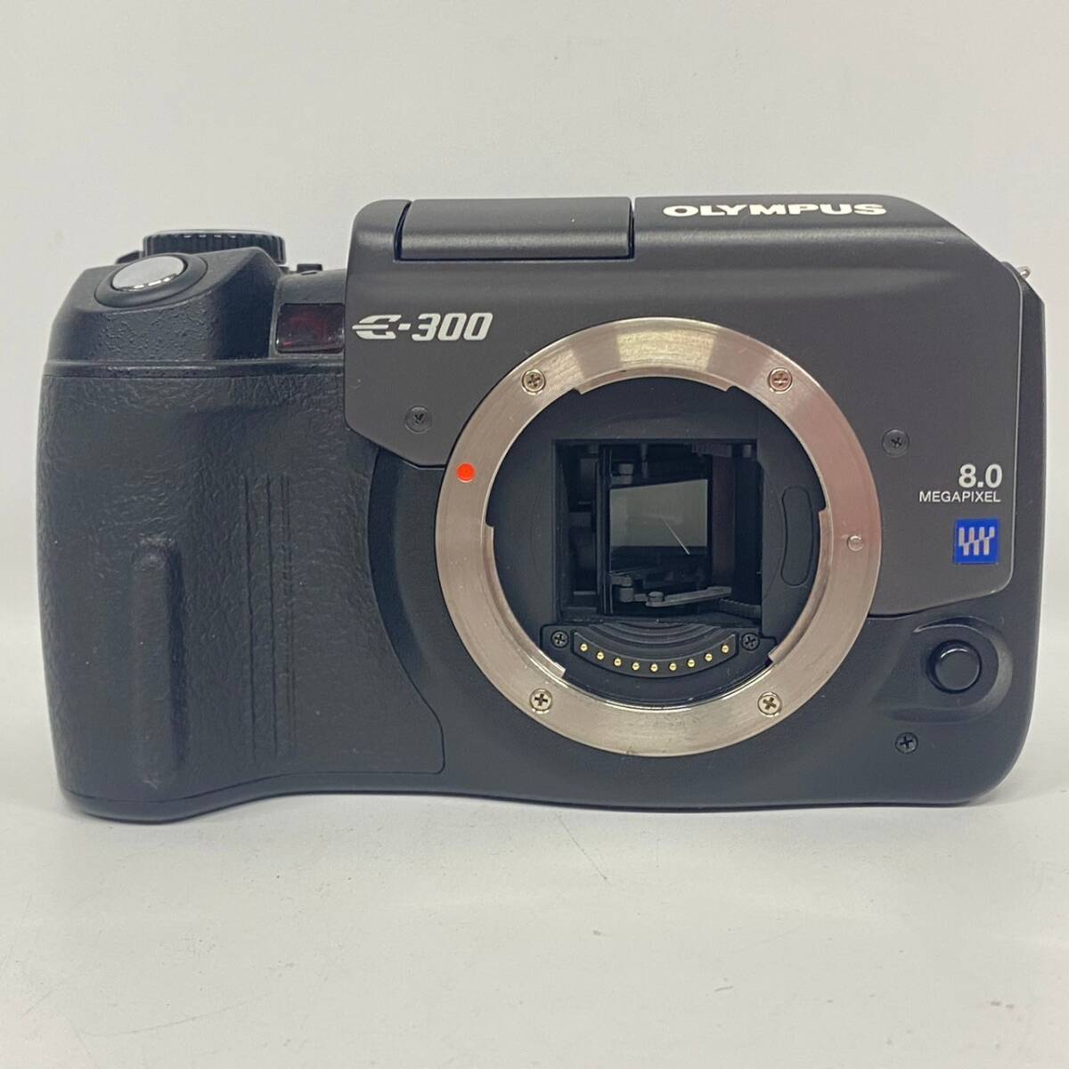 1円~【動作未確認】オリンパス OLYMPUS E-300 8.0 MEGAPIXEL デジタル一眼レフカメラ ボディ ブラック 現状品 J110011_画像2