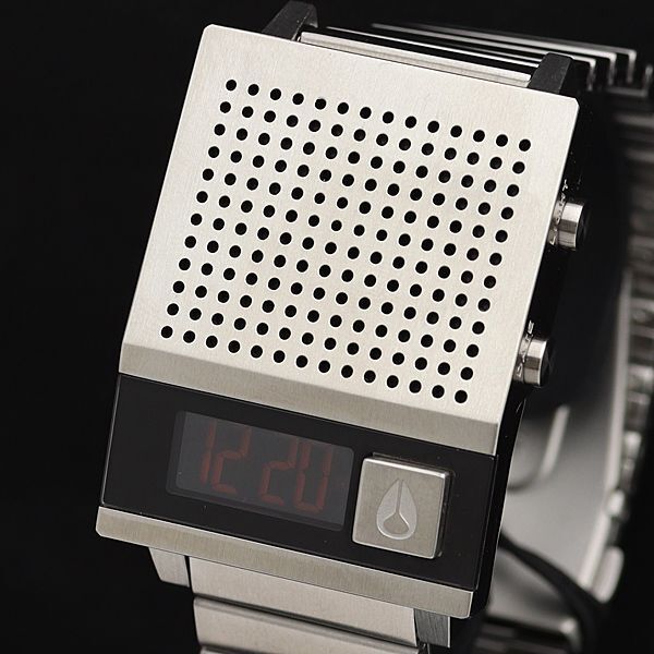 1 иен коробка / koma 2 есть работа как новый Nixon NERD ALERT QZ заряжающийся квадратное цифровой / чёрный циферблат с зарядным устройством . мужские наручные часы TCY 2000000 NSK