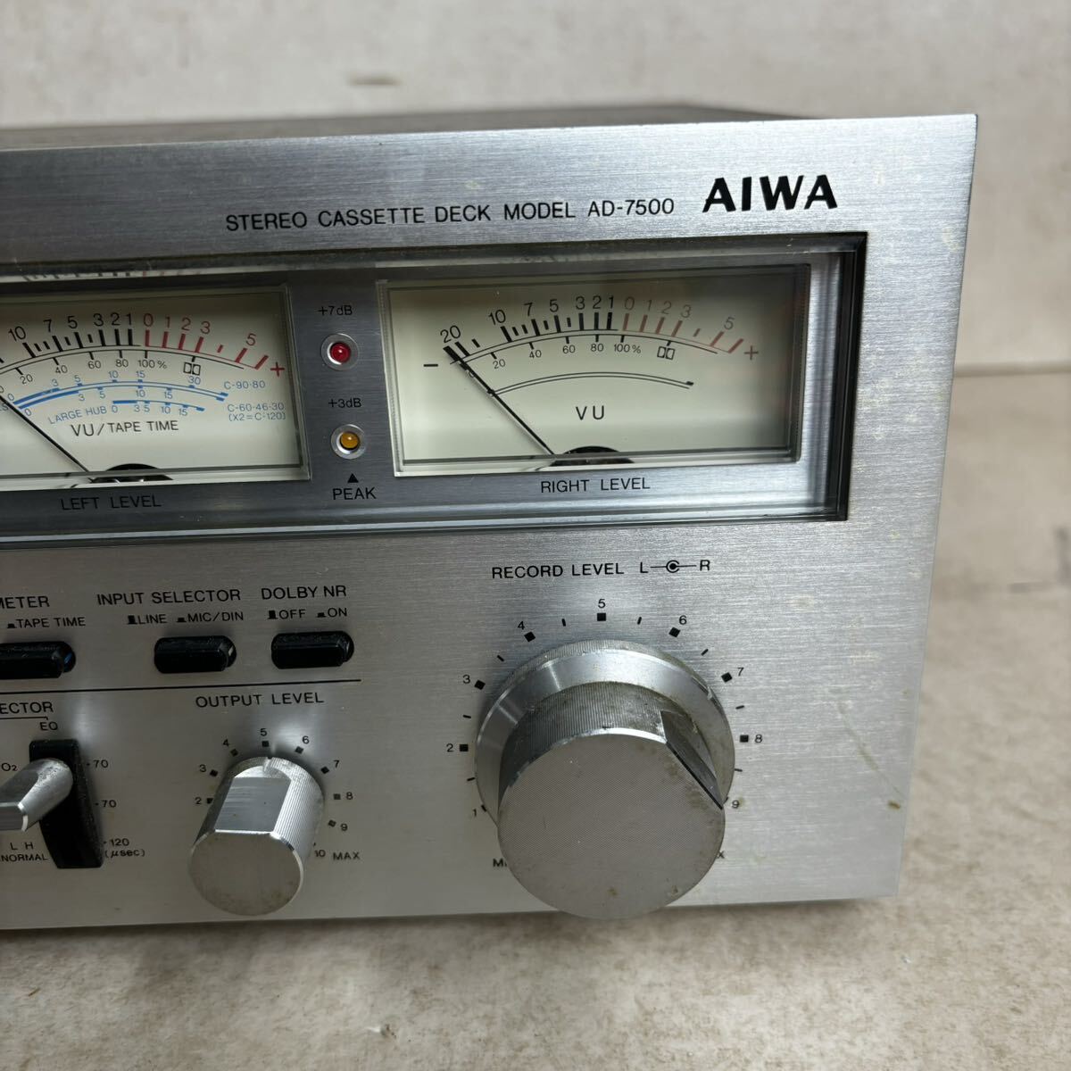 s0513601 AIWA STEREO CASSETTE DECK MODEL AD-7500 アイワ ステレオ カセットデッキ 音響 カセット レトロ テープ 通電確認済 中古品_画像5