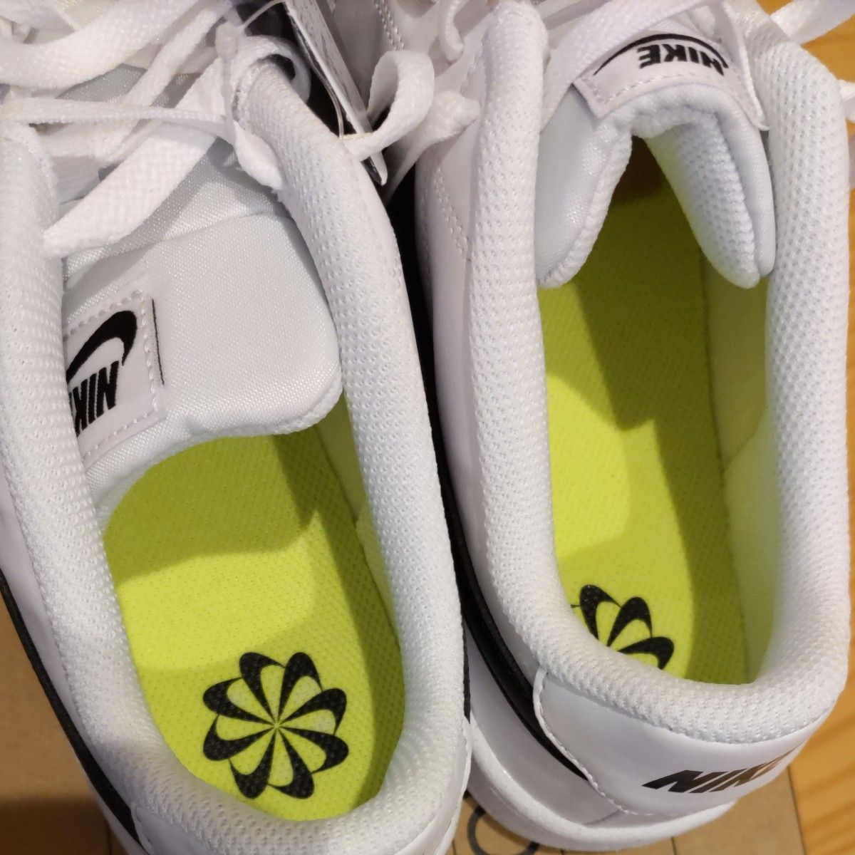 白 ナイキ NIKE ホワイト スニーカー|Yahoo!フリマ(旧PayPay 白 ナイキ NIKE ホワイト スニーカー|Yahoo!フリマ(旧PayPay