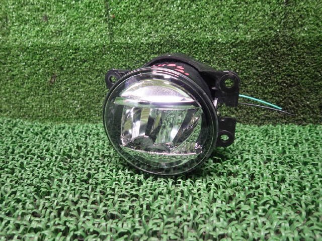 クロスビー DAA-MN71S 右フォグランプ 33501-85P01 ＬＥＤ KOITO バンパー取付タイプ Ｂ／Ｋ付き [ZNo:05001849]_画像1