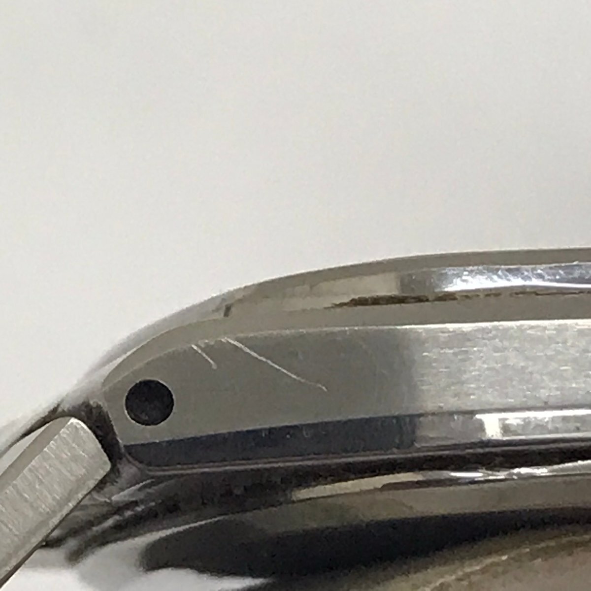 中古品 稼働品 SEIKO セイコー 5S42-5A00 マジェスタ デイト付き 電池式 クオーツ シルバー文字盤 腕時計 質屋出品_ケースに傷があります