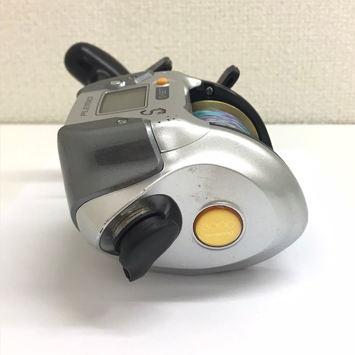 中古品 動作未確認 現状渡し シマノ SHIMANO 電動リール PLEMIO 3000 右ハンドル 質屋出品_画像2