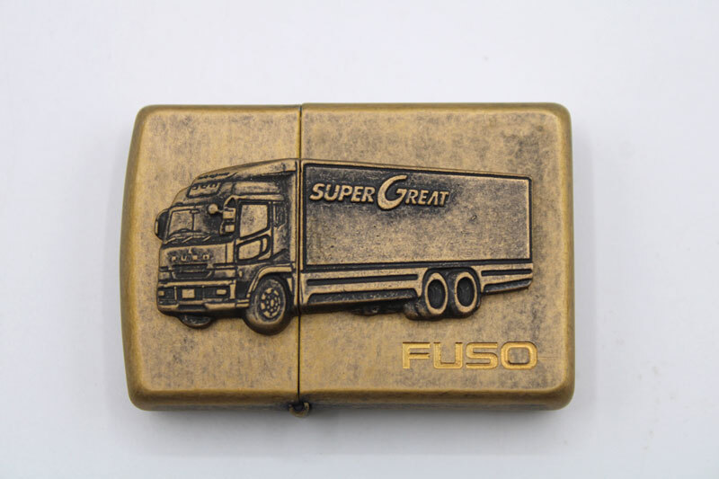 Zippo ジッポーライター「三菱 FUSO SUPER GREAT 立体トラック柄ジッポ」箱有 未使用 非売品 ガスライター_画像2