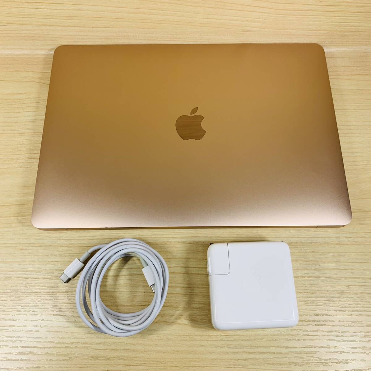 Apple MacBook Air M1 8GB 256GB マックブック バッテリ最大容量92％ ノートパソコン 動作起動品 P122_画像2