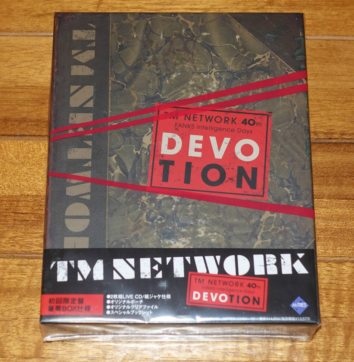 ★☆TM NETWORK 40th FANKS intelligence Days ～DEVOTION～ LIVE Blu-ray (初回生産限定盤)☆★_画像4