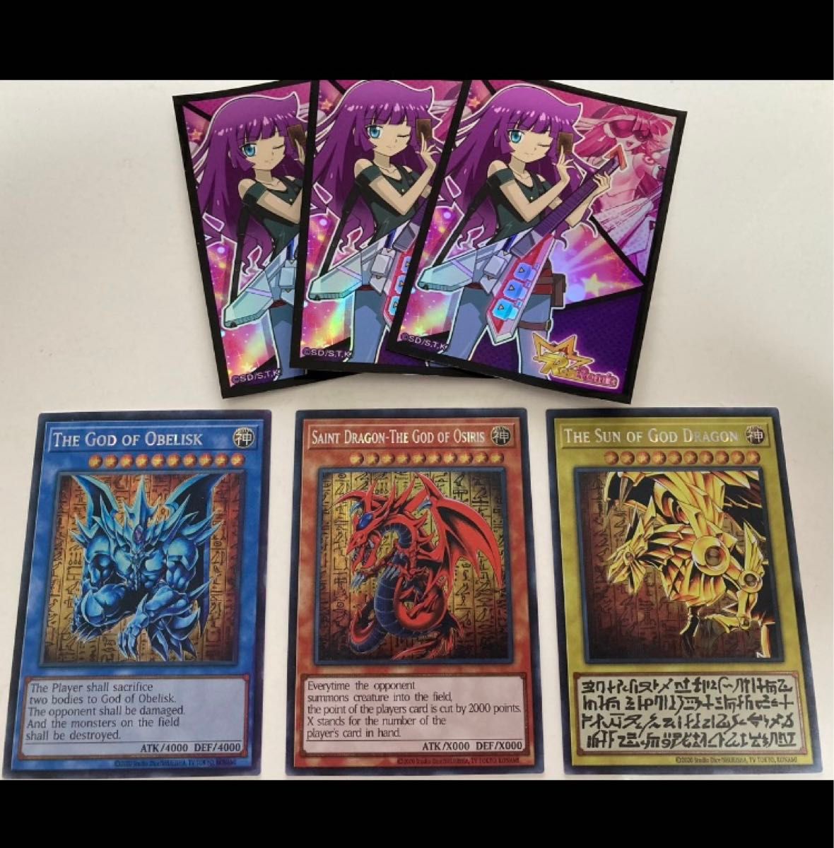 遊戯王 スリーブ3枚 原作イラスト 三幻神 オシリスの天空竜 遊戯王 スリーブ3枚 原作イラスト 三幻神 オシリスの天空竜