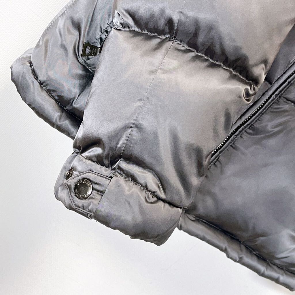  short period use PRADA Prada down jacket Logo plate fur attaching gray series 44(XL) lady's 