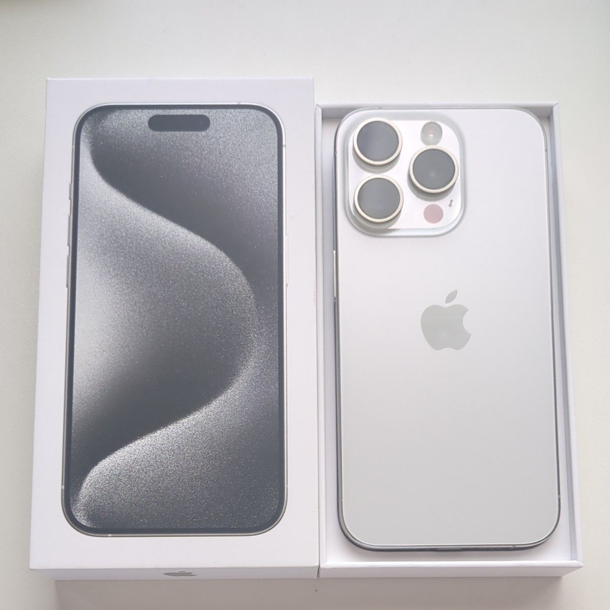 美品バッテリー100%】iPhone15Pro 256GB ホワイトチタニウム 美品バッテリー100%】iPhone15Pro 256GB ホワイトチタニウム
