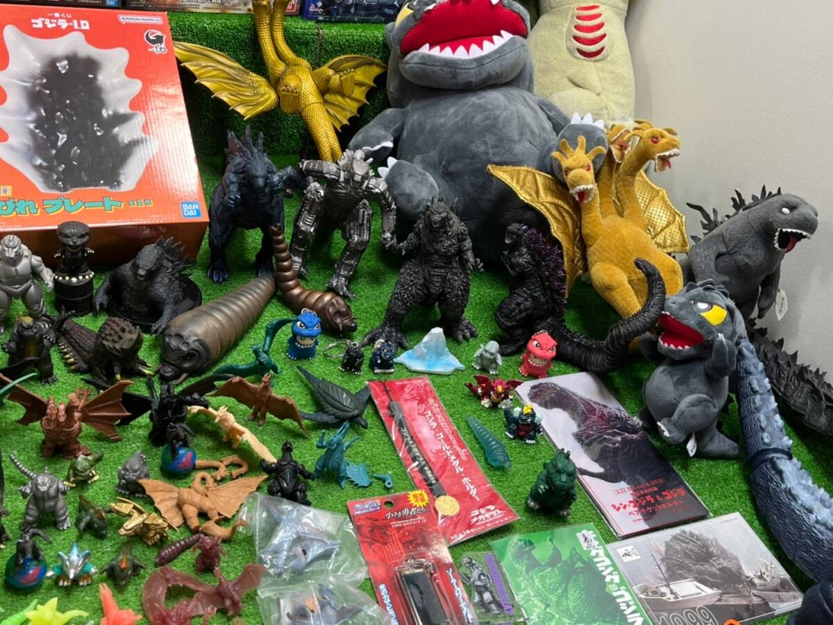 ○26-160 ゴジラ GODZILLA フィギュア ぬいぐるみ 雑貨 大量 まとめ メカ ギドラ ガメラ モスラ コング エヴァ 怪獣 東宝 特撮 映画 特典_画像7