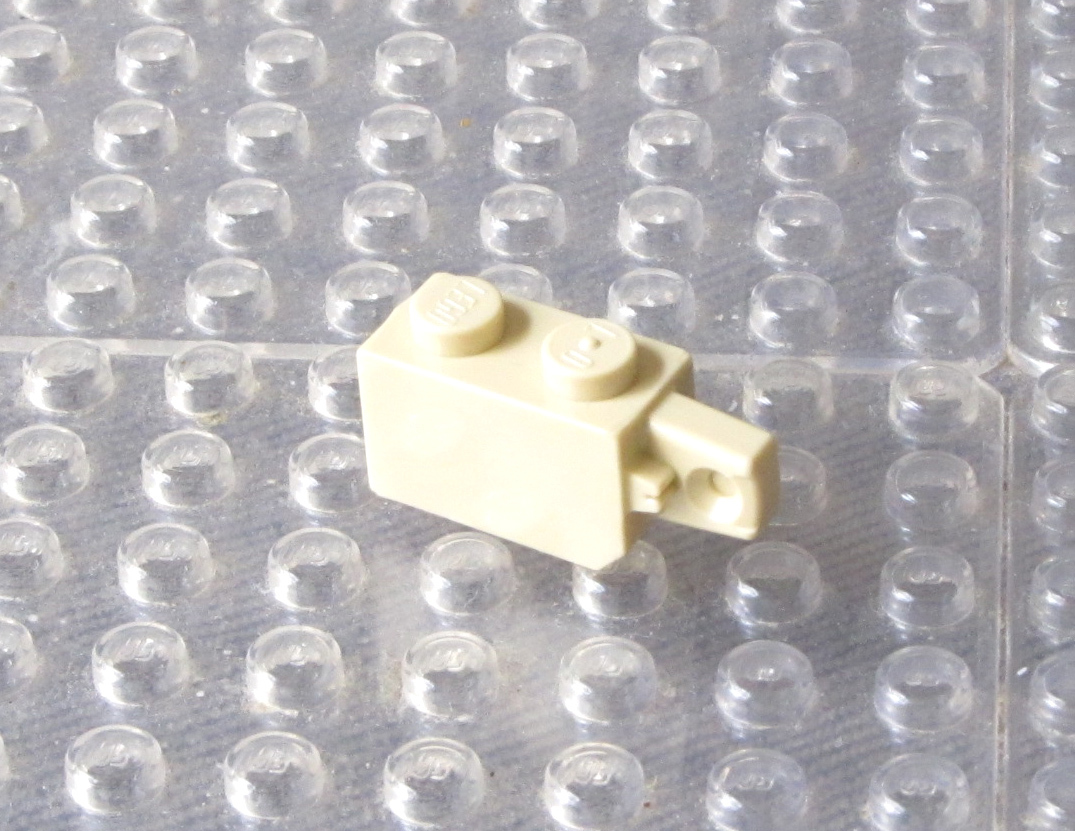 ◆レゴ∥LEGO【ロックヒンジブロック(1x2/先端部垂直爪1)/タン】#30364◆正規品 [R89673]_画像1