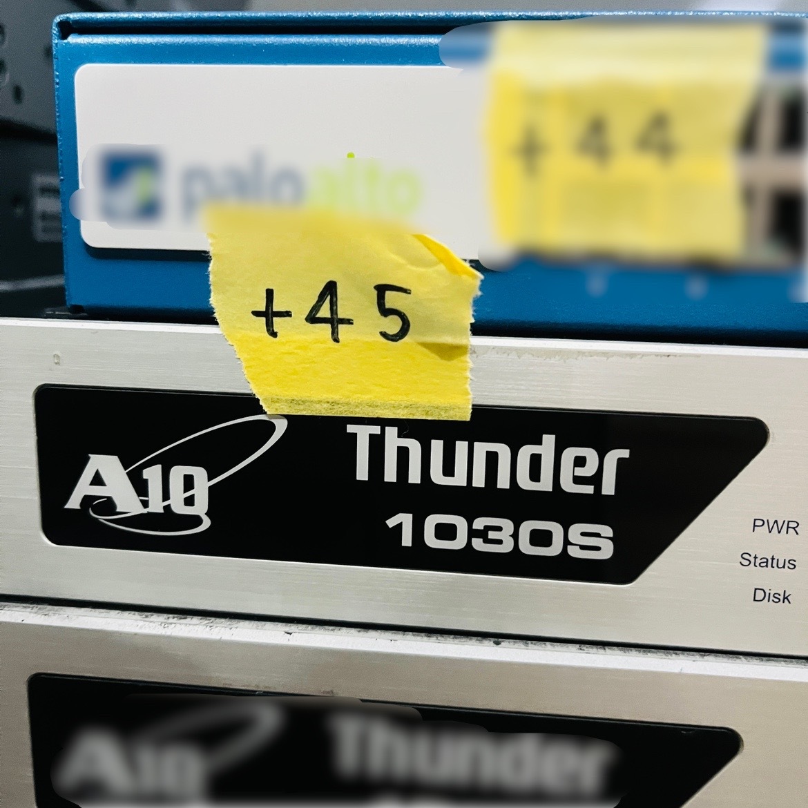 ＋45【通電OK】A10ネットワークス社 Thunder 1030S ロードバランサ 負荷分散装置 通信制御 Thunderシリーズ_画像1