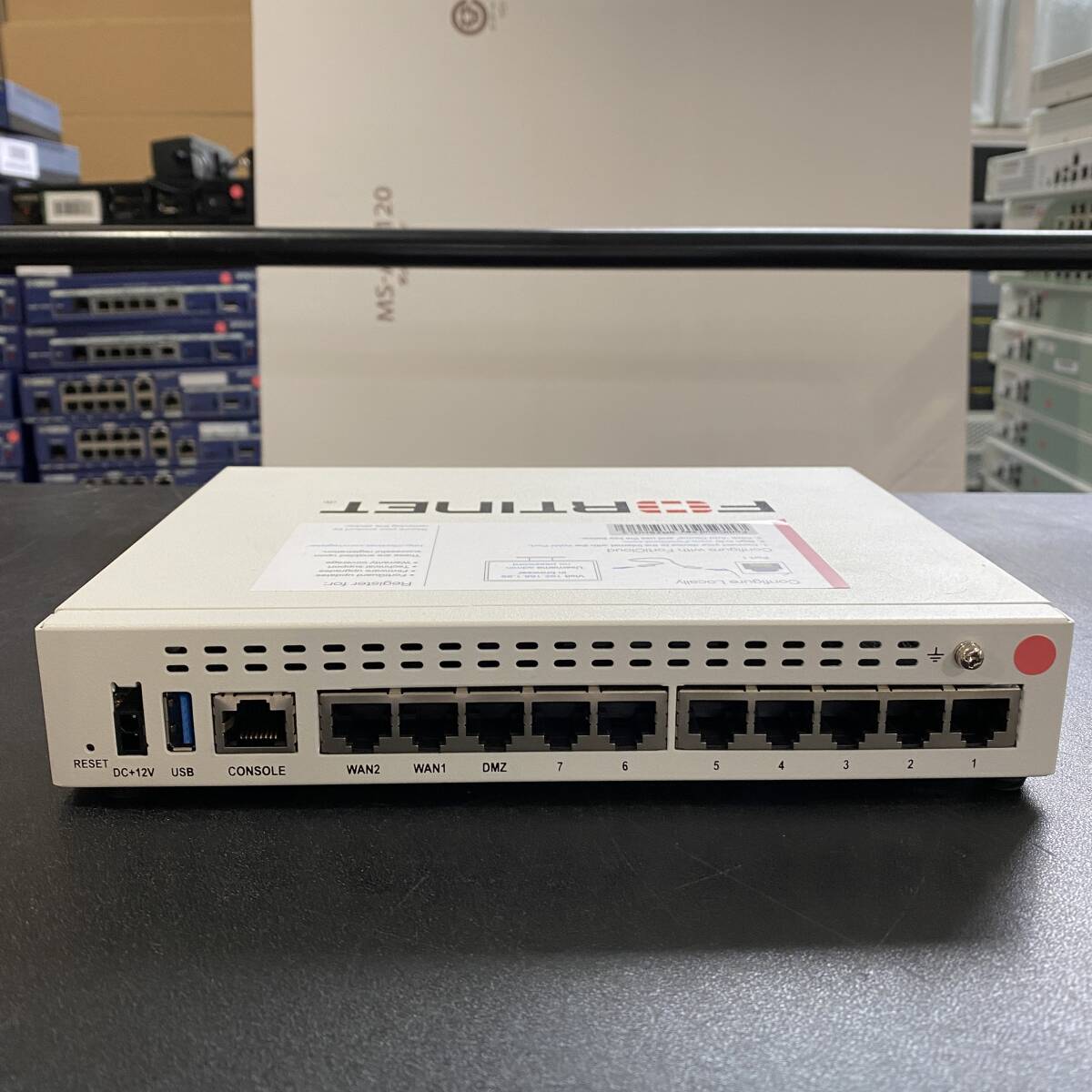 ●053【通電未確認】Fortinet FortiGate 60E FG-60E ファイアウォール FW セキュアSD-WAN セキュリティ フォーティネット 統合脅威管理 UTM_画像2