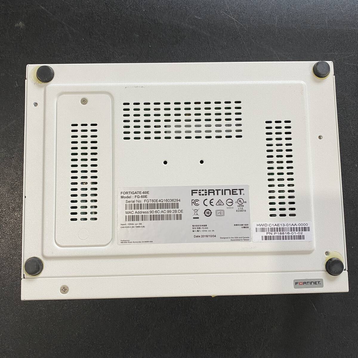 ●053【通電未確認】Fortinet FortiGate 60E FG-60E ファイアウォール FW セキュアSD-WAN セキュリティ フォーティネット 統合脅威管理 UTM_画像4