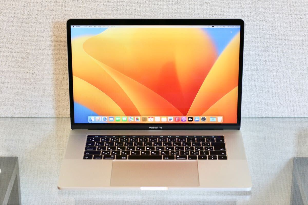 美品 CTO Apple MacBook Pro 15インチ 2017 i7 3.1GHz/16GB/512GB/Radeon Pro 560 シルバー A1707_画像1