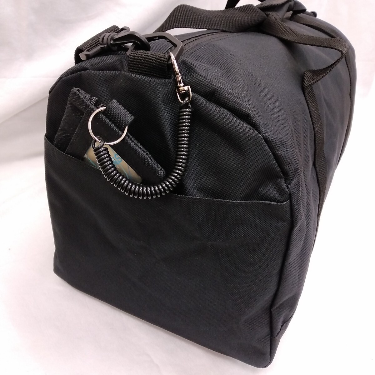 新品未使用　送料無料　メンズ　レディース　キッズ　シンプル　ボストンバッグ　ショルダーバッグ　スポーツバッグ　旅行用　手提げバッグ_画像3