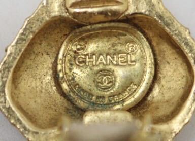  Chanel /CHANEL/CHANEL Logo / matelasse / earrings / Gold color / swing / Vintage 