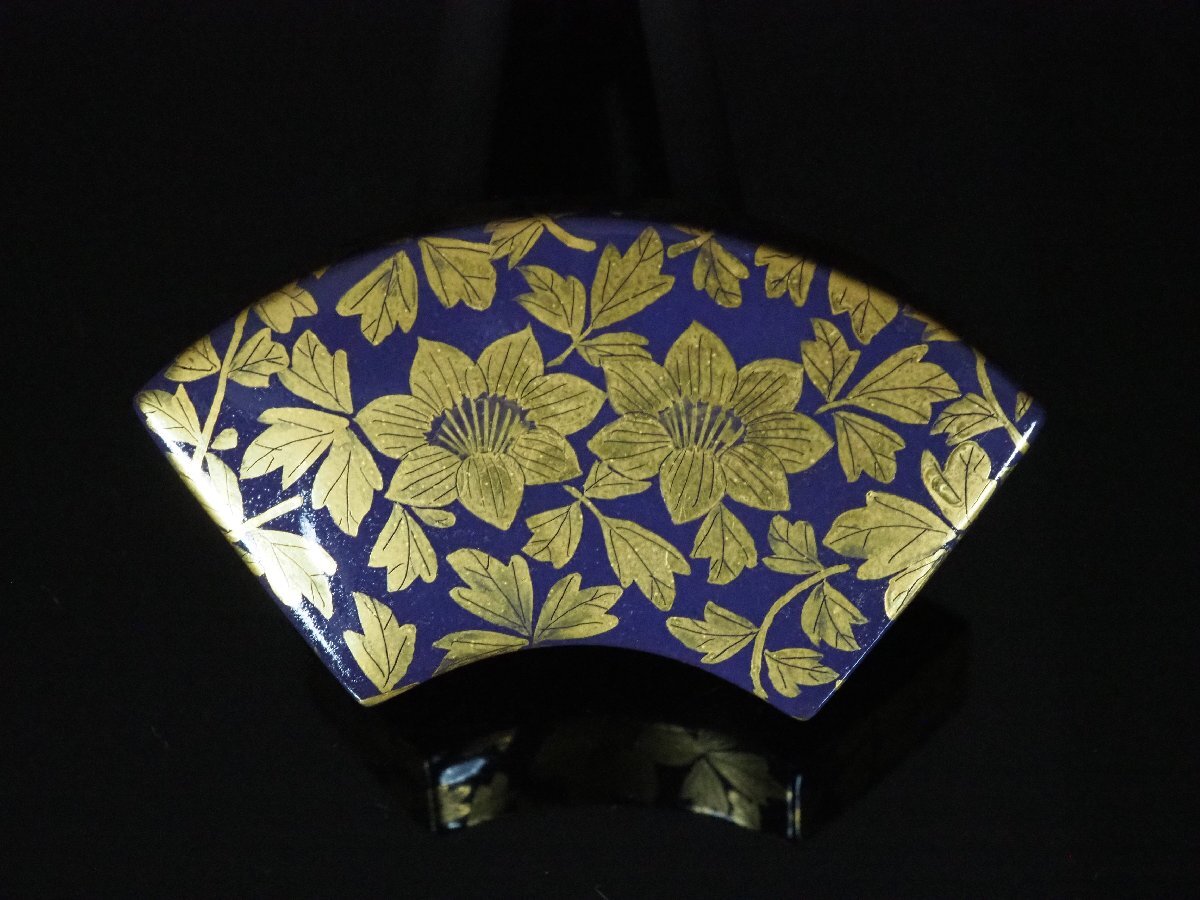 [GK] human national treasure three fee Yoshida beautiful . gold-painted porcelain flower Tang . writing incense case tea utensils also box also cloth . less scratch genuine article guarantee!