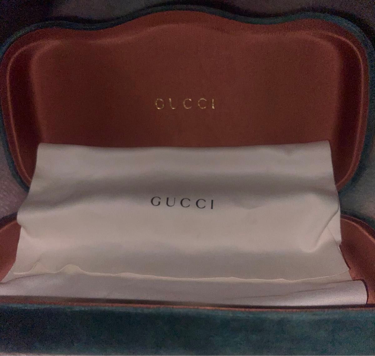 GUCCIサングラスケース！