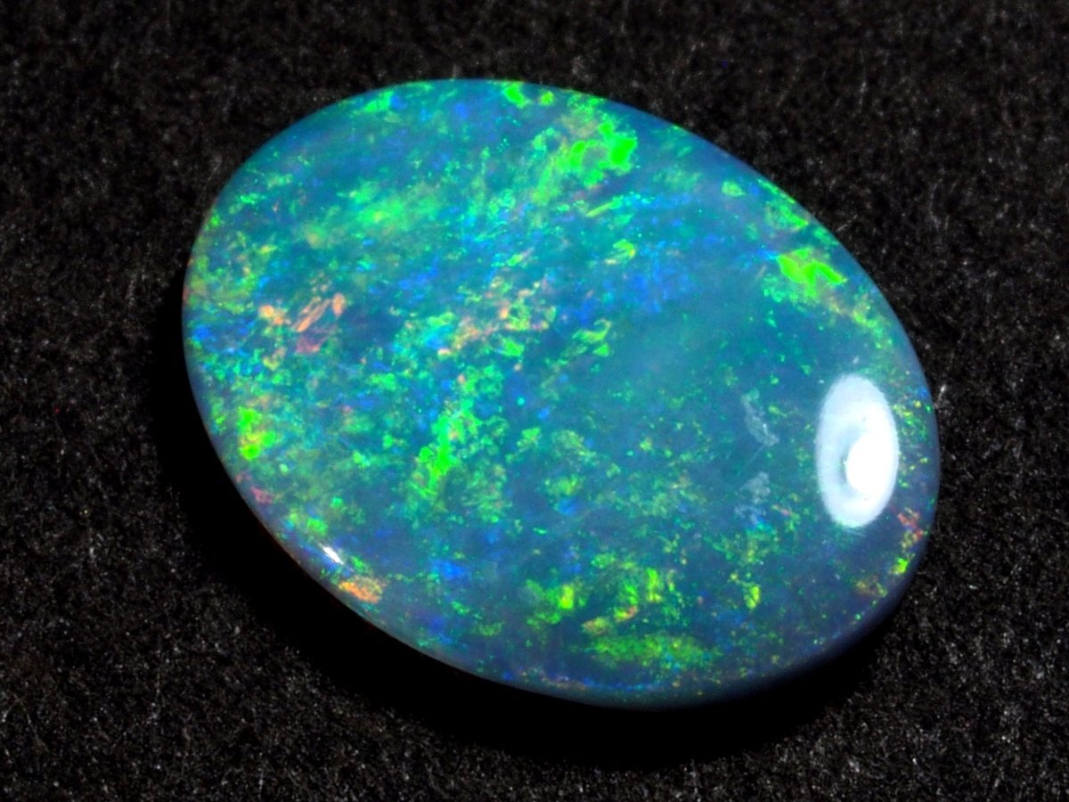  unused natural black opal loose 0.767 ct,so-ting attaching, in the case 