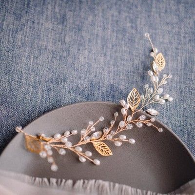 【アンティーク風】ヘッドドレス アクセサリー ヘアアクセ 葉っぱ リーフ カチューシャ 髪飾り ヴィンテージ ジュエリー 小枝