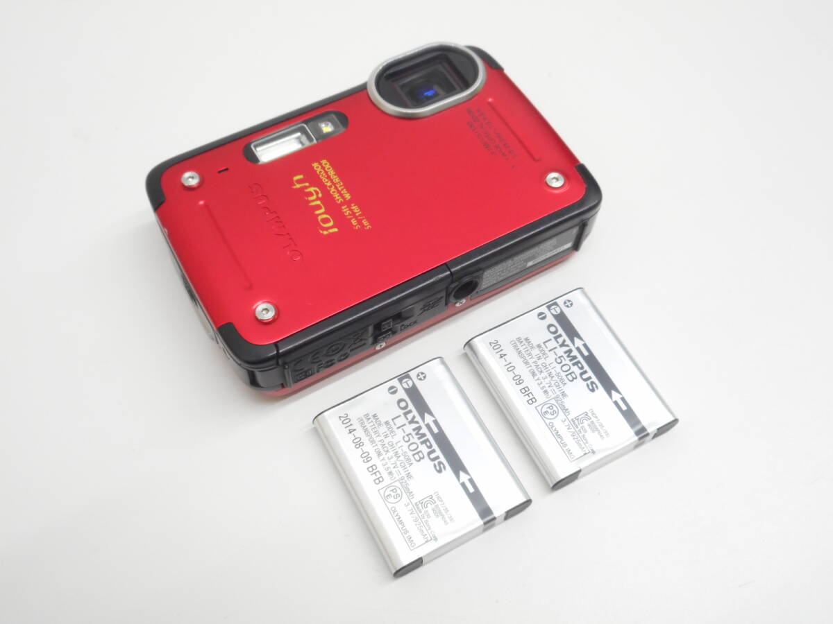 ※再出品 カメラ祭 オリンパス デジカメ TG-625 OLYMPUS TOUGH 赤 タフ 本体とバッテリー2個 現状稼働ですが簡単なチェックのみです 傷あり_画像1