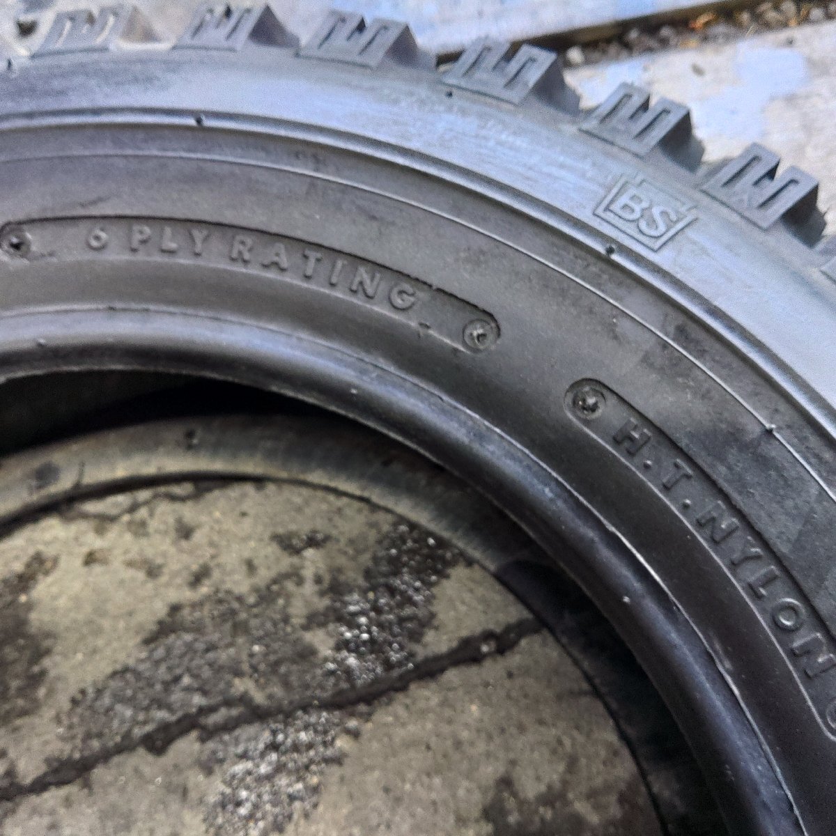 未使用 4本価格■CT8887■5.60-13 6PLY BRIDGESTONE SNOW MASTER-7 スパイクタイヤ★条件付送料無料★R13 13インチ 新古品_画像8