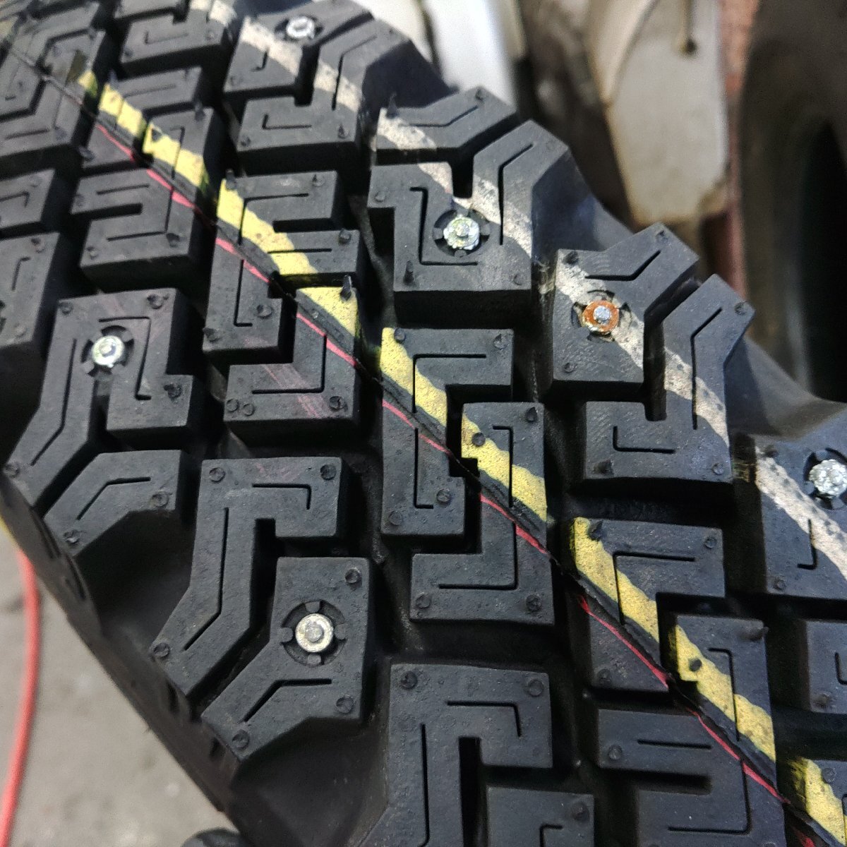 未使用 2本のみ■CT8886②■5.60-13 6PLY BRIDGESTONE SNOW MASTER-7 スパイクタイヤ★条件付送料無料★R13 13インチ 新古品_画像4