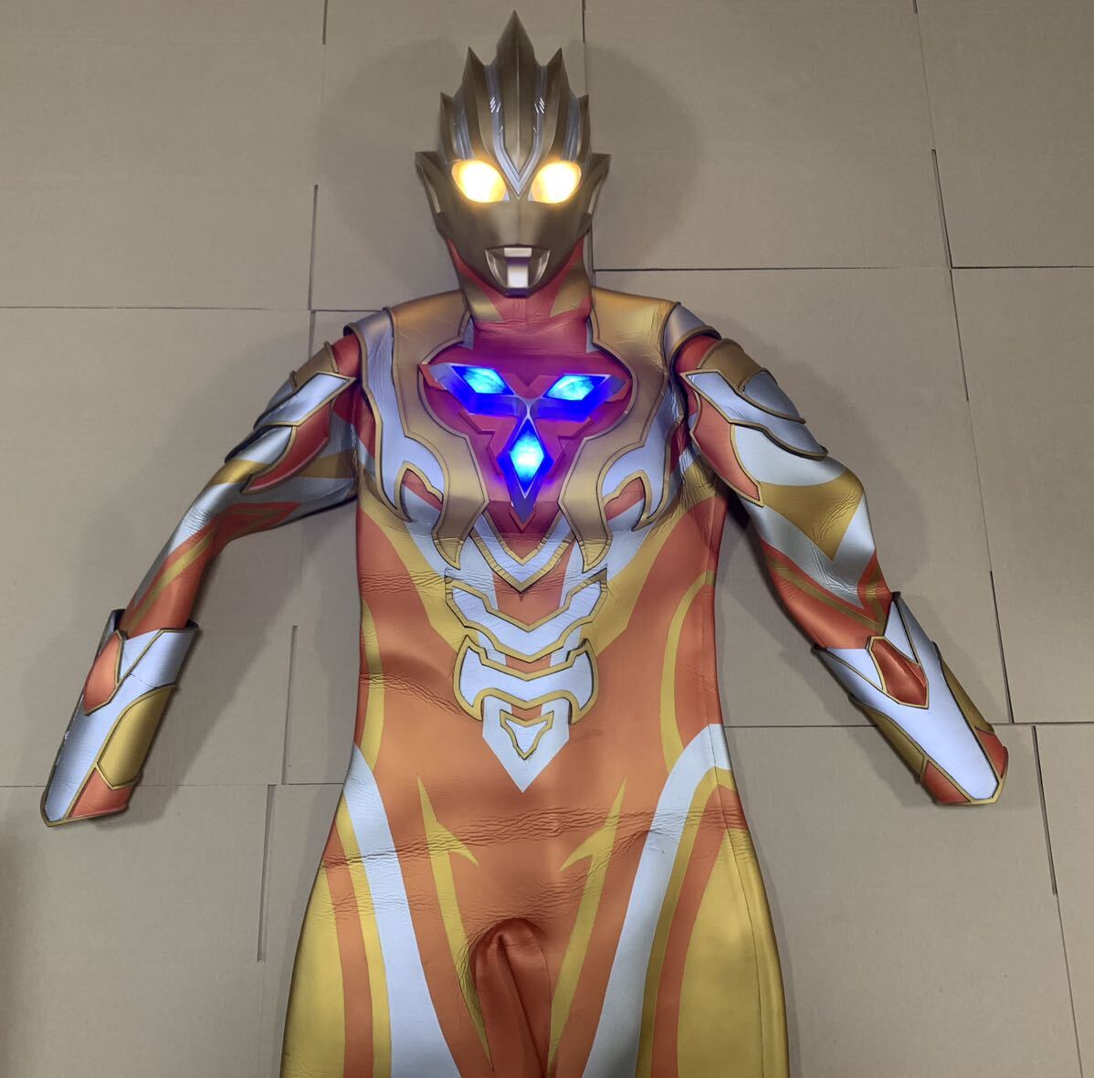 Yahoo!オークション - 1/1 スーツ マスク トリガー グリッター Yahoo!オークション - 1/1 スーツ マスク トリガー グリッター