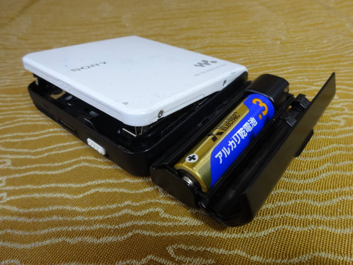 【SONY ウォークマン MZ-E630】中古 ソニー MD WALKMAN 2005年製 ホワイト 動作確認済 家電 電気製品【A7-4①】0516_画像4