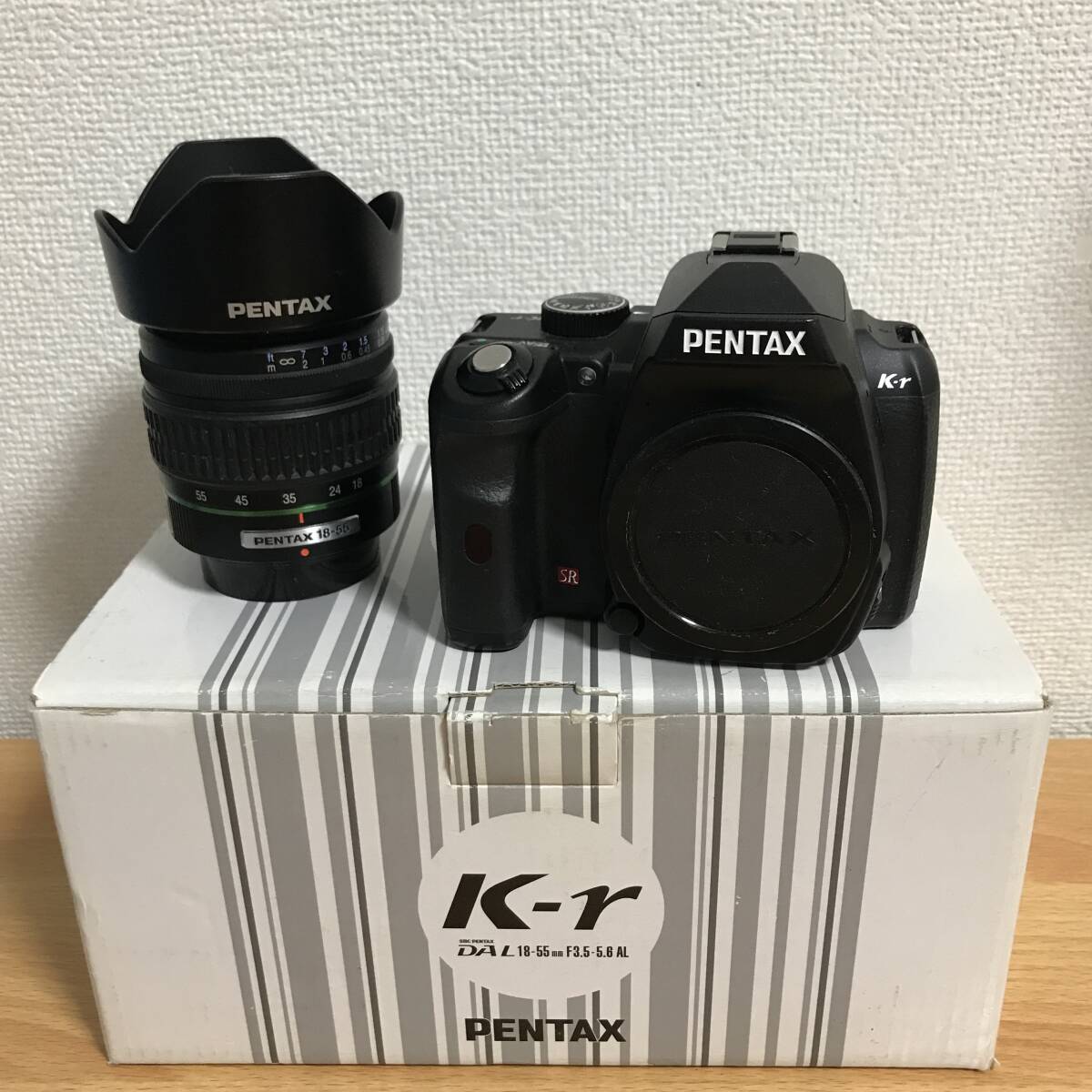 美品 PENTAX ペンタックス K-r + smc PENTAX DA18-55mm F3.5-5.6AL セット_今のところショット数1900程度です。