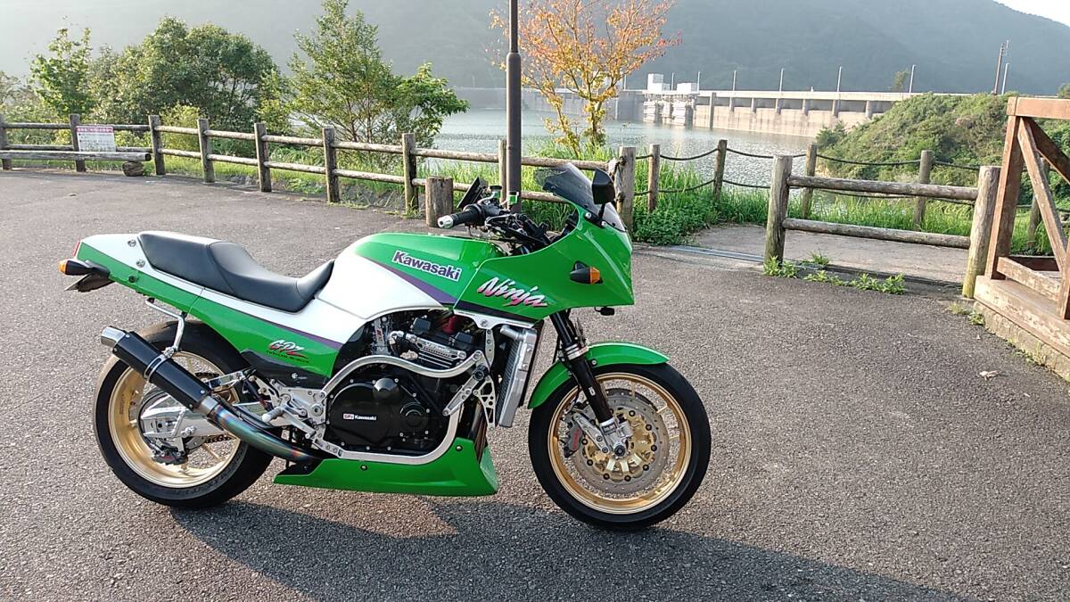 GPZ900R　アッパーカウルエンドリカバリープレート　【黒】_画像4