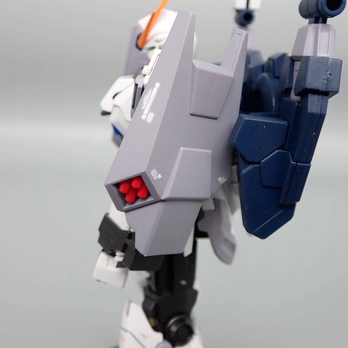 HGUC ナラティブガンダムB装備　全塗装済み完成品　ガンダムベース限定　（機動戦士ガンダムNT）_画像7