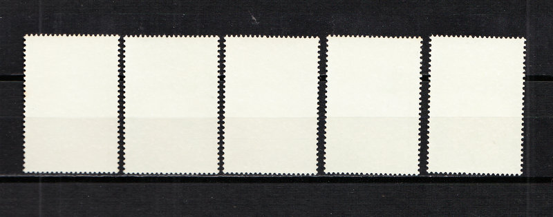 切手　　スリナム　　花　　5種完　　未使用 　1977　　_画像2